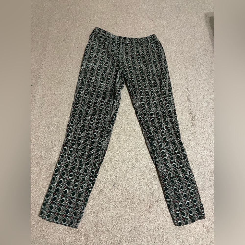 Forever 21 black floral design ankle pants size small